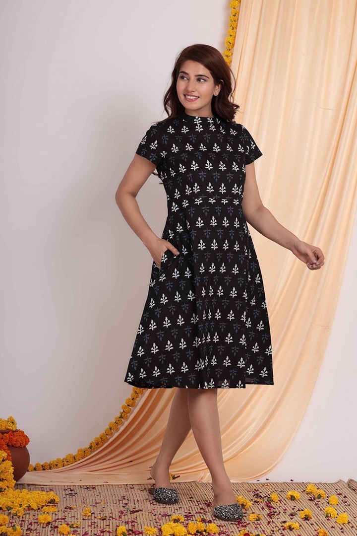 BLACK COTTON PRINTED SHORT DRESS